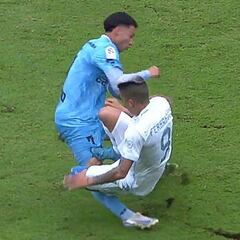 Leandro Fernández resbaló, no sacó la pierna y lo pagó caro