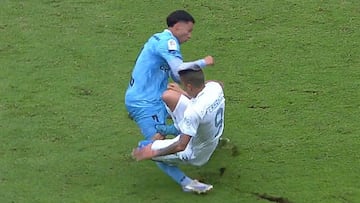 Leandro Fernández resbaló, no sacó la pierna y lo pagó caro