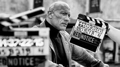 Imagen de Dwayne Johnson durante el rodaje de &#039;Red Notice&#039; (Aviso Rojo).