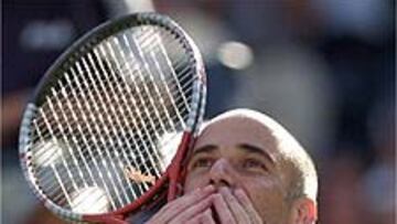 <b>VICTORIA</b>. Agassi se ha reencontrado con la inspiración de su tenis y pone fin a los rumores sobre su retirada.