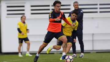 Roque Mesa durante un entrenamiento con la UD Las Palmas.