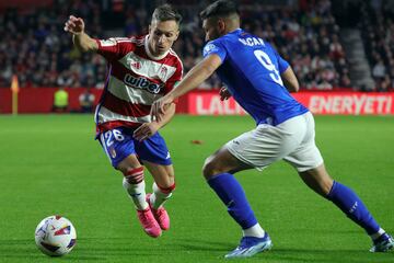 Bryan Zaragoza encara a Óscar Rodríguez, del Getafe.
