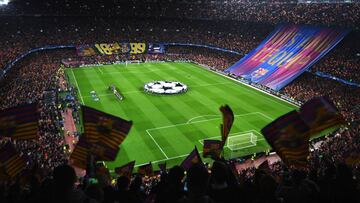Vista general del Camp Nou repleto de p&uacute;blico en un partido de Champions.