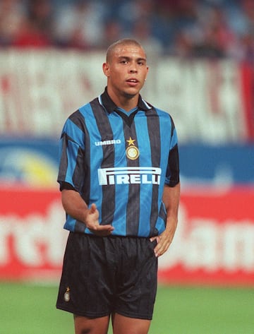 After Barcelona, he signed for Inter Milan, where he played 99 games and scored 59 goals.