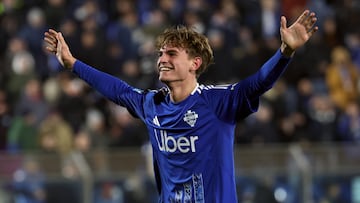 Nico Paz celebra un gol.