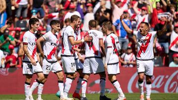 MADRID, SPAIN - SEPTEMBER 10: Players of Rayo Vallecano celebrate their side's second goal during the LaLiga Santander match between Rayo Vallecano and Valencia CF at Campo de Futbol de Vallecas on September 10, 2022 in Madrid, Spain. (Photo by Angel Martinez/Getty Images)