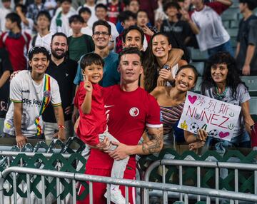 Fotografía de Vas Núñez, futbolista de Hong Kong con pasaporte mexicano, en un partido con la selección de Hong Kong.