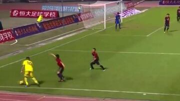 Los golazos del 'Riquelme chileno' que brilla en Boca