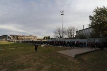 Colas infinitas de los seguidores del San Lorenzo para ver la Gran Final