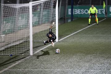 Ramón Juan detuvo dos penaltis al Barça.