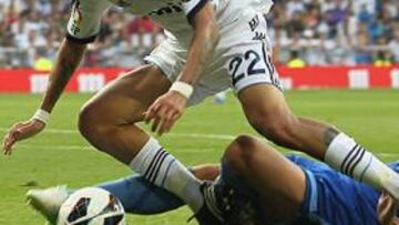 <b>¡PENALTI!</b> Gago derribó a Di María con 1-1 en el Madrid-Valencia.