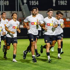 Corberán recupera efectivos