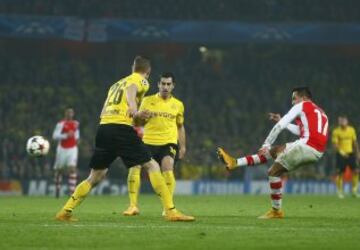 Alexis Sánchez marcó su gol 30 en lo que va del año. Es su mejor campaña en el profesionalismo.