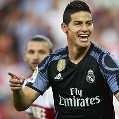 El presidente de Colombia celebró los goles de James