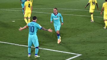 Barcelona thrash Villarreal, Asenjo prevents heavier defeat