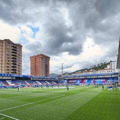 Euskadi deja meter hasta mil personas en los estadios