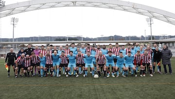 LEZAMA (BIZKAIA), 02/01/2026.- Un combinado de periodistas ha disputado este viernes el tradicional Partido de la Prensa contra técnicos, directivos y empleados del Athletic. EFE/ Miguel Toña