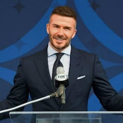 Beckham se declara culpable por usar el celular mientras conducía