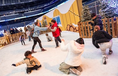 El estadio Santiago Bernabéu acoge la 'Mavidad Bernabeu'. Un envento para toda la familia en el que se puede disfrutar de un buen plan en estas fechas navideñas.