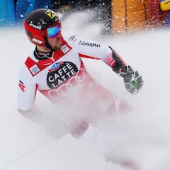 Hirscher reina en el Gigante de Alta Badia y es líder