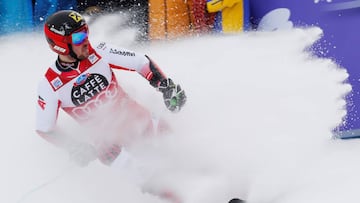 Hirscher reina en el Gigante de Alta Badia y es líder