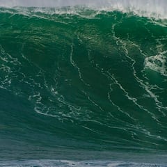 Sigue el bombardeo de olas grandes en España y Portugal