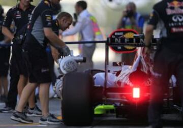 Webber durante su parada en el box.