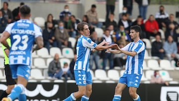 Jaime felicita a Noel tras su gol ante el Real Uni&oacute;n.