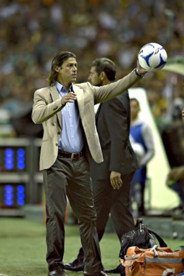 Matías Almeyda técnico de Chivas.
