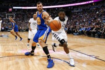 Kenneth Faried y Andrew Bogut.