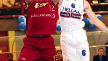 DESCONOCIDO. España echó en falta los puntos de Paraíso, en la imagen taponado por Papalukas.