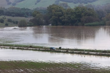 Campos de la pedanía anegados por el agua en San Pablo de Bucite, Cádiz.