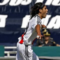 Falcao e Higuaín, una historia que nació hace 12 años en River