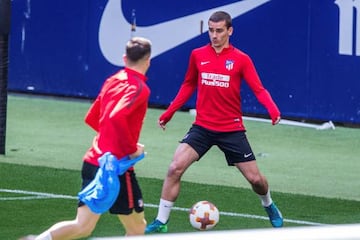 Antoine Griezmann trains ahead of the Europa League final.