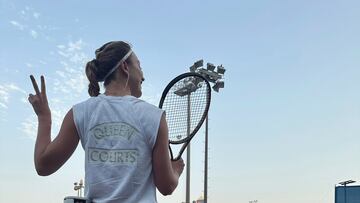 La tenista española Paula Badosa, durante su regreso a los entrenamientos tras su lesión en una vértebra.