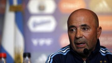 Buenos Aires, 01 de Junio2017
 Jorge Sampaoli asume como el Nuevo DT de la Selecci&oacute;n Argentina, en el Predio de la AFA.
 Sampaoli y Tapia el Presidente de la AFA
 Foto Ortiz Gustavo
 
 
 
  01/06/17 SAMPAOLI NUEVO ENTRENADOR DE LA SELECCION ARGENTINA