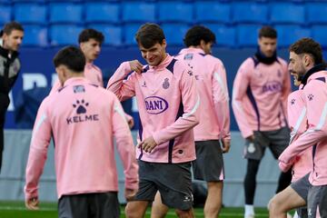 Urko Gonzlez de Zrate, en el entrenamiento del Espanyol, este viernes.
