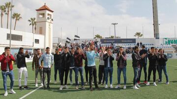 Lágrimas en la despedida del Ontinyent en el Clariano