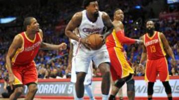 DeAndre Jordan en un partido contra los Rockets.