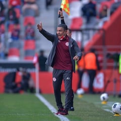 Ignacio Ambríz festeja su partido 350 como técnico en Liga MX