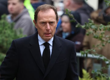 El director de Relaciones Institucionales del Real Madrid, Emilio Butragueño, a su llegada al funeral. 