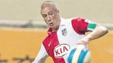 <b>COMPROMETIDO HASTA LOS 25</b>. Si cumple la totalidad de su inminente nuevo contrato, Fernando Torres aún tendrá sólo 25 años en 2009, cuando éste acabe. Y parece un veterano.