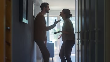 Pareja discutiendo