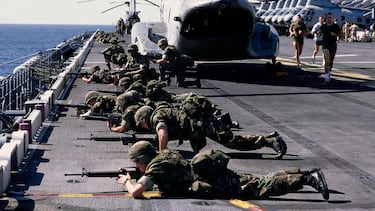 La odisea de Scott O’Grady, el piloto de EE. UU. que sobrevivió a seis días de caza humana: “Todavía estoy aquí”