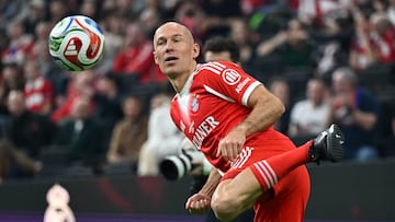 Soccer Football - Legends Cup at SAP garden in Munich - Bayern Munich v Juventus - SAP Garden, Munich, Germany - January 18, 2026 Bayern Munich's Arjen Robben in action REUTERS/Angelika Warmuth