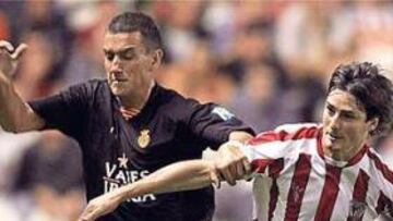 <b>ABIERTO. </b>Jankovic y Aduriz representan la igualdad de ayer.