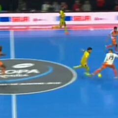 La magia del futsal: un golazo para verlo y recrearse