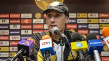 Guillermo Caballero, en su etapa de entrenador de Pachuca.