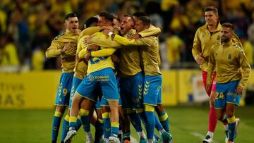 Jugadores de Las Palmas celebran un gol en el partido contra el Oviedo en LaLiga SmartBank.