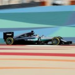Hamilton hace la pole, Sainz es undécimo y McLaren pincha